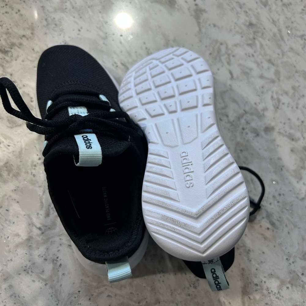 NWT. Adidas Kids Size 1 Cloud Foam Pure 2.0 - Picture 7 of 7